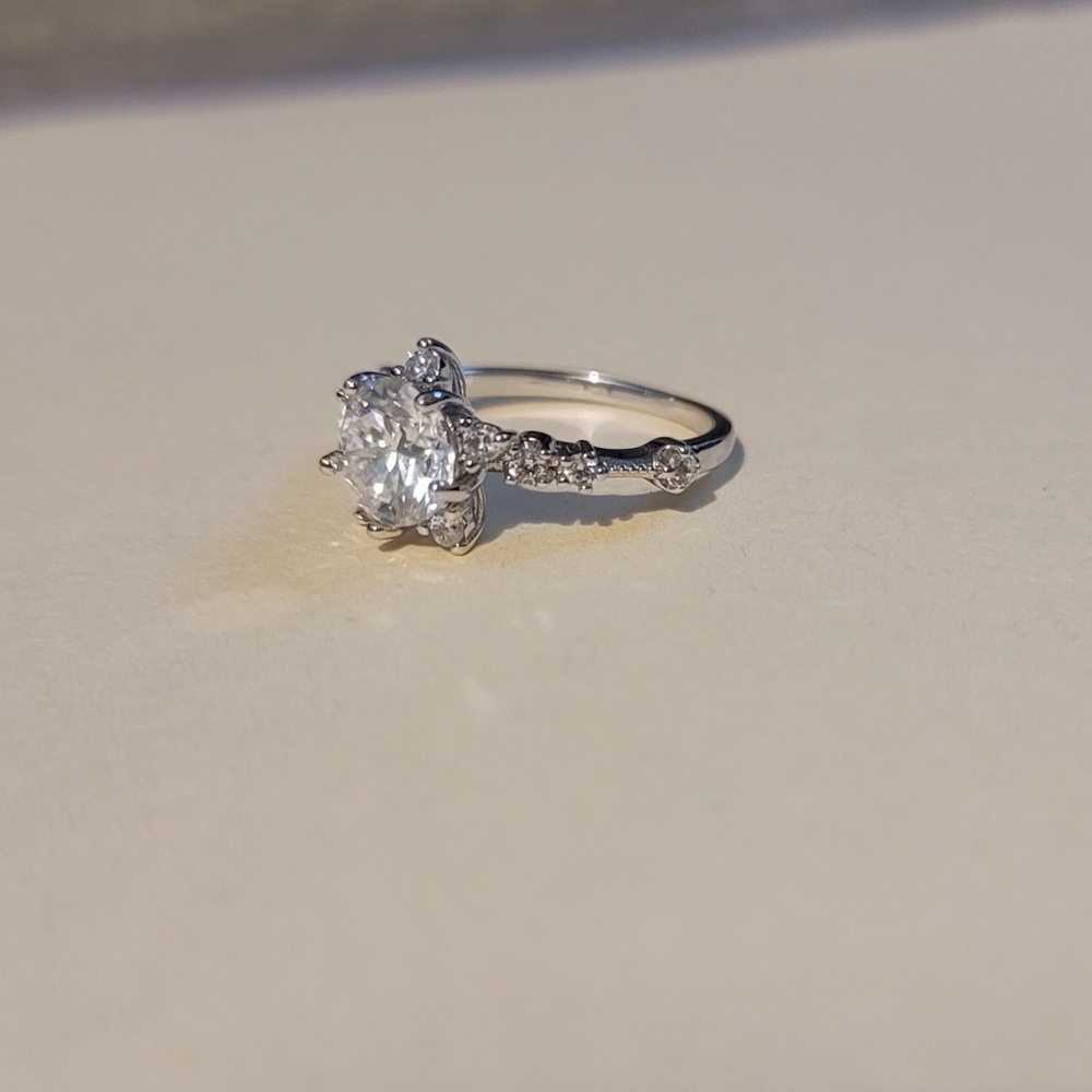 Moissanite Ring Size 8 925 Sterling Silver Ring - Picture 6 of 6